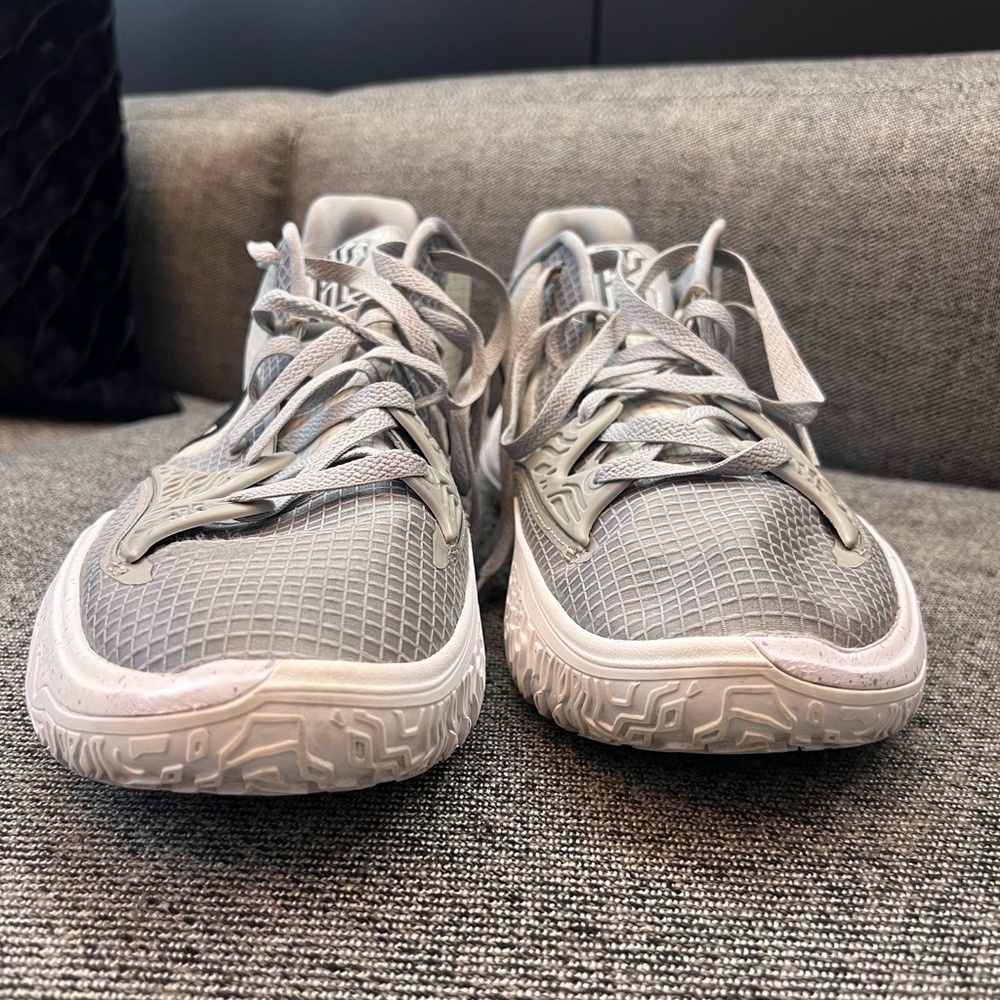 KYRIE 4’s, size 14, basketball sneakers - Picture 2 of 8